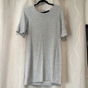 Tahari Like New Size 4 Warm Grey Textured Sweater Dress with Ruffled Sleeves